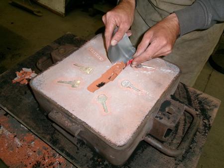carving reservoir in sand